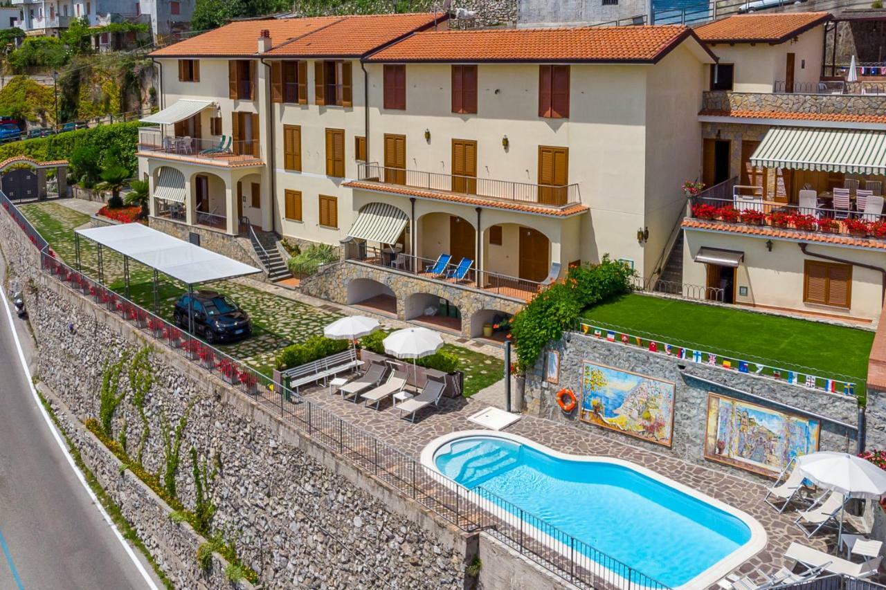 Appartamento Anna In Villa Laura Scala Exterior photo